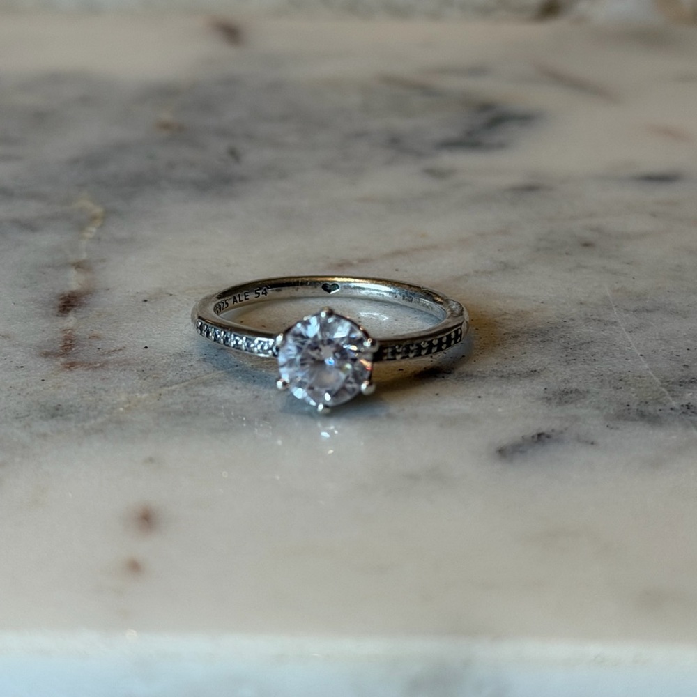 Pandora Ring